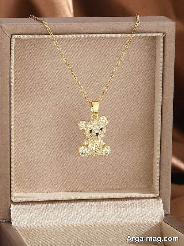 گردنبند نوزادی در طرح زیبا