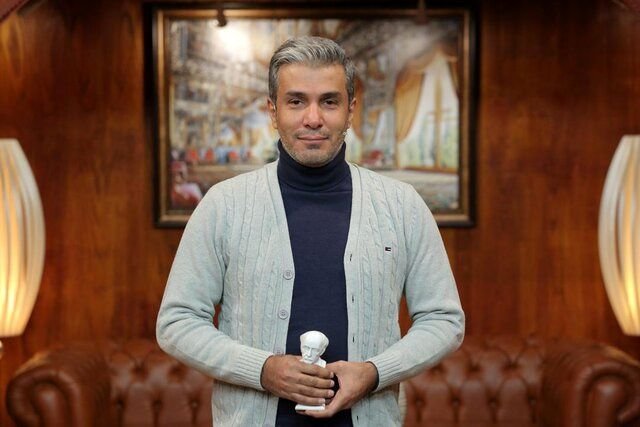 آریا عظیمی‌نژاد: لطفا به من جایزه ندهید!