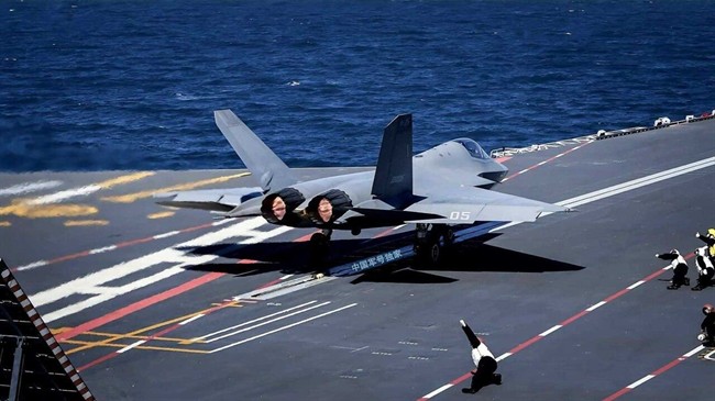 تصاویر جنگنده نسل پنجم چین بحث‌برانگیز شد 