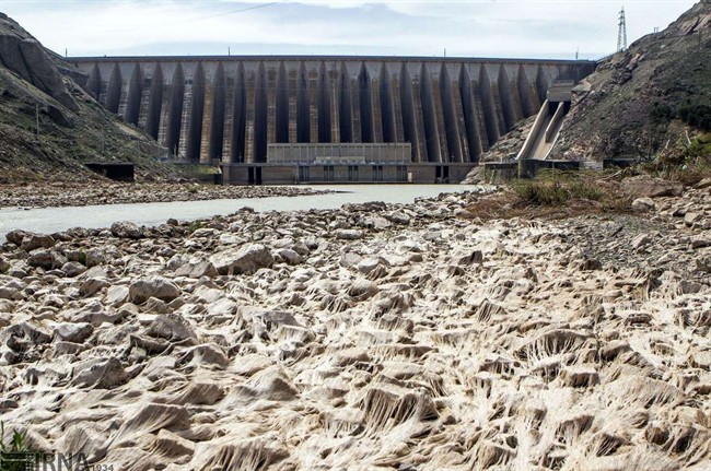 سدهای آب خالی‌تر از همیشه/62 درصد خانواده‌های تهرانی در ماه بیشتر از 12 هزار لیتر آب مصرف می‌کنند