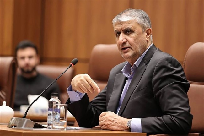 دشمن به دنبال سیاست «فشار از بیرون و شکستن از درون» علیه ایران است
