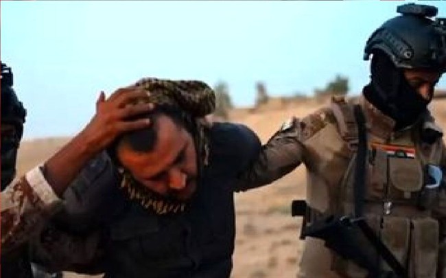 مرحله پایانی انتقال زندانیان داعشی از سوریه/ آمار جدید داعشی های منتقل شده به عراق اعلام شد + فیلم