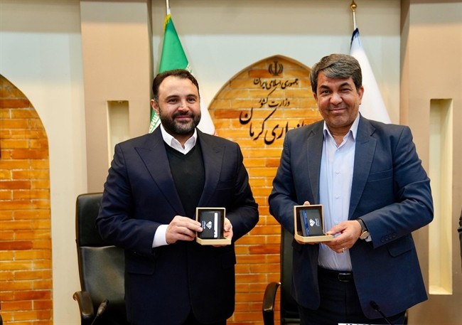 رونمایی از نخستین