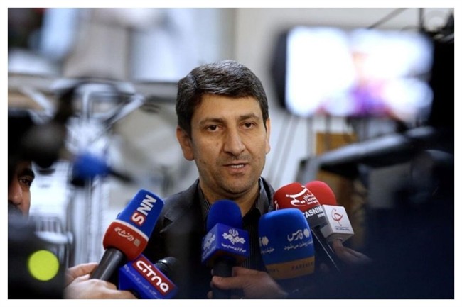 ادعای بابک زنجانی درباره نصب اینترنت وایرلس روی تاکسی‌ها/ستار هاشمی: وزارت ارتباطات مسئولیتی نسبت به آن ندارد