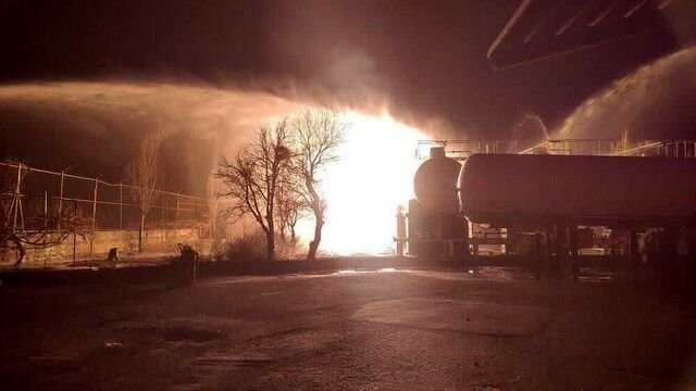 آتش‌سوزی مهیب در حوالی پالایشگاه تبریز