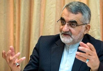 چرا ایران مذاکره با آمریکا را پذیرفت؟/ تحلیل بروجردی از حضور داماد ترامپ در مذاکرات