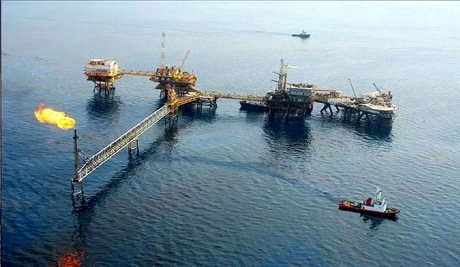 هشدار جدی بلومبرگ درباره حمله نظامی به ایران / درصورت حمله نظامی باید منتظر این اتفاق اقتصادی باشید 