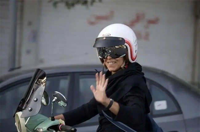 صدور گواهینامه برای زنان امتیاز نیست