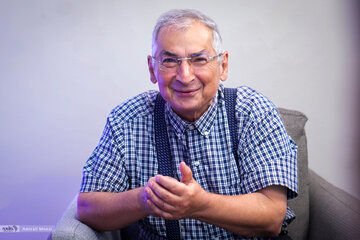 هشدار زیباکلام به کسانی که آرزوی جنگ دارند/ تبعات آن هولناک است/ حتی یک تیر چراغ برق هم باقی نمی ماند