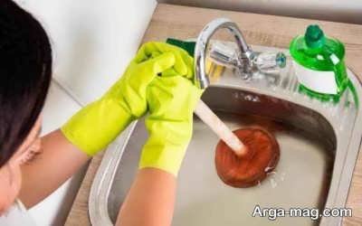 بهترین روش های باز کردن گرفتگی لوله سینک ظرفشویی با مواد در دسترس