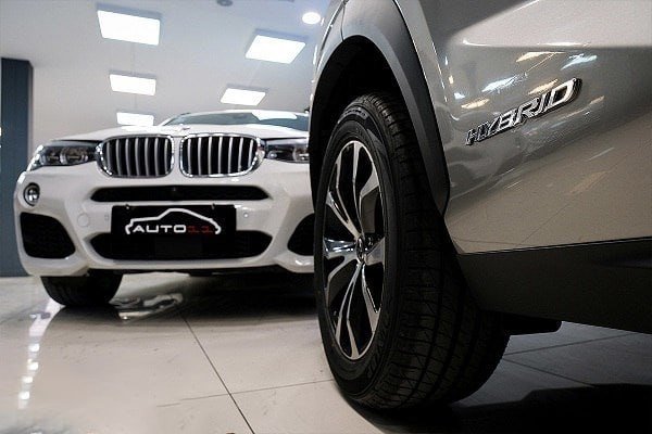 بخشنامه &laquo;شتر، گاو، پلنگ&raquo; در واردات خودرو / وقتی &laquo;بنز&raquo; از خودروهای دیگر ارزان&zwnj;تر ترخیص می&zwnj;شود!