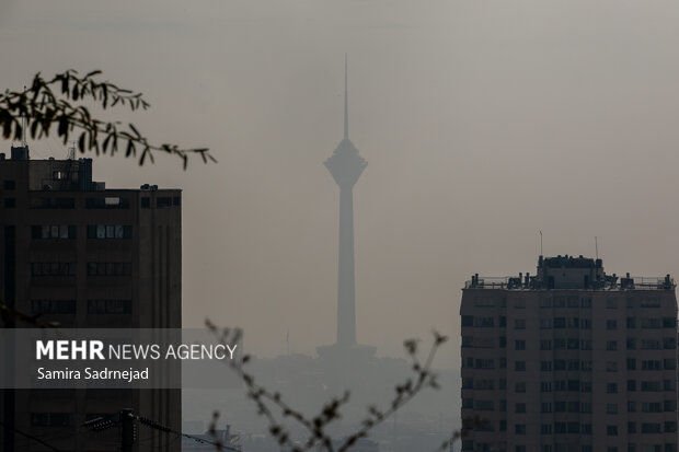 هوای تهران ناسالم شد/ این گروهها مراقب باشند