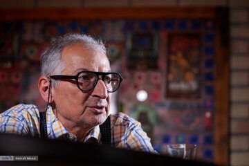 هشدار زیباکلام به مسئولان: اعتراضات اخیر کشور را از دریچه صدا و سیما نبینید