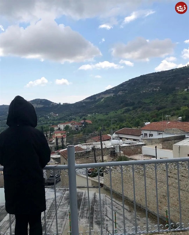 saraforghaniofficial_1554753267_2017739107324897879_6672747680