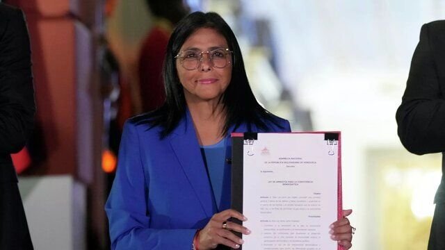 رئیس‌جمهور موقت ونزوئلا قانون عفو عمومی را امضا کرد