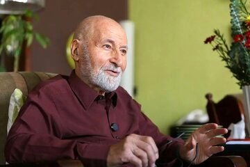 بهزاد نبوی: امام(ره) پس از فتح خرمشهر پیشنهاد توقف جنگ را مطرح کردند اما.../ فرماندهان و هاشمی رفسنجانی فشار آوردند که جنگ ادامه یابد