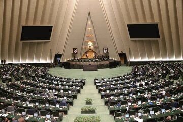 رقابت بر سر 5 صندلی خالی مجلس شورای اسلامی/ جایگاه مسعود پزشکیان به چه کسی خواهد رسید؟