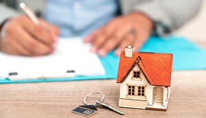 قیمت‌های اصولی بازار مسکن کجایند!؟ / لزوم تکرار "مدل ساعدی‌نیا" در برخورد با محتکران و گرانفروشان