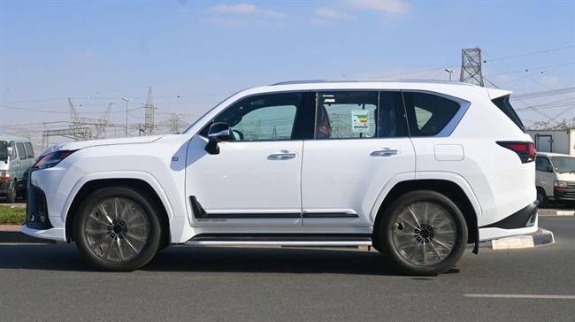 لکسوس LX600؛ وقتی مهندسی خشن لندکروزر، لباس لوکس میپوشد لکسوس LX600؛ وقتی مهندسی خشن لندکروزر، لباس لوکس میپوشد