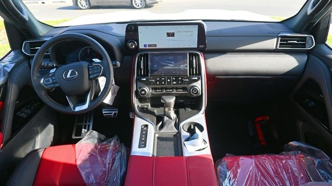 لکسوس LX600؛ وقتی مهندسی خشن لندکروزر، لباس لوکس میپوشد لکسوس LX600؛ وقتی مهندسی خشن لندکروزر، لباس لوکس میپوشد