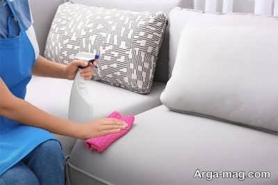 روش های پاک کردن عسل با مواد خانگی از روی لباس، مبل و فرش