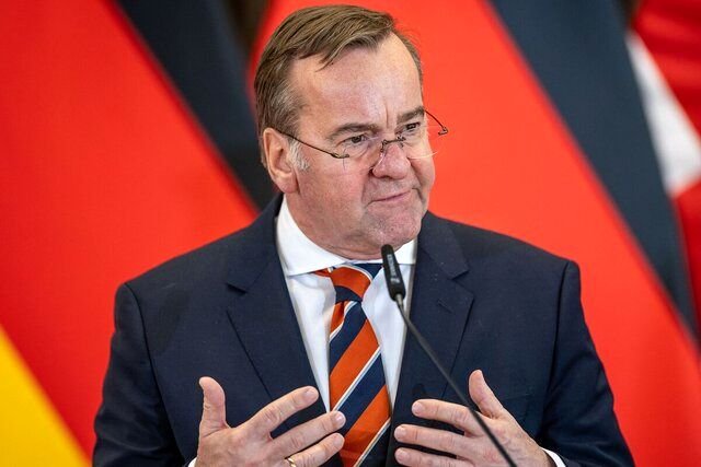 وزیر دفاع آلمان، ترامپ را به باد انتقاد گرفت