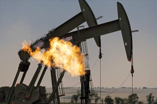 واکنش نفت به مذاکرات ایران و آمریکا/ قیمت طلای سیاه سقوط کرد