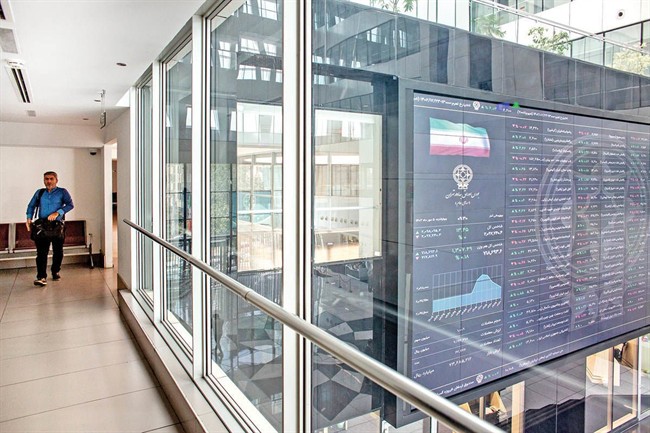 بورس در انتظار یک علامت
