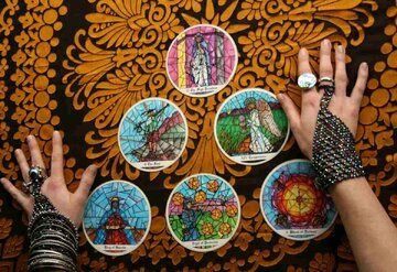 زن رمال 8 میلیارد تومان از دختر جوان گرفت تا او را به عشقش برساند، اما.../ ماجرای شکایت المیرا از شهره به جرم کلاه‌برداری