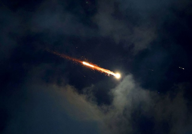 حمله موشکی ایران به بخش آمریکایی فرودگاه بحرین