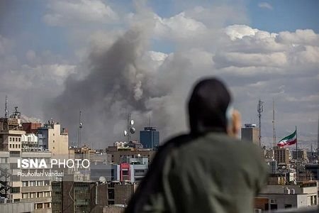 حمله آمریکا و اسرائیل به محوطه ورزشگاه بعثت+ فیلم