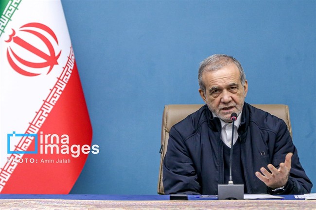 پزشکیان در هیئت دولت: راهی جز دفاع از خود نداشتیم/ ما به حاکمیت همه کشورهای همسایه احترام می‌گذاریم