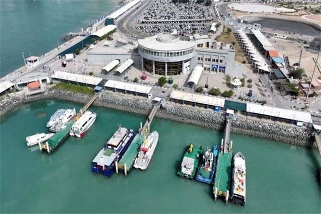 اسکله شهید ذاکری قشم موقتا تعطیل شد