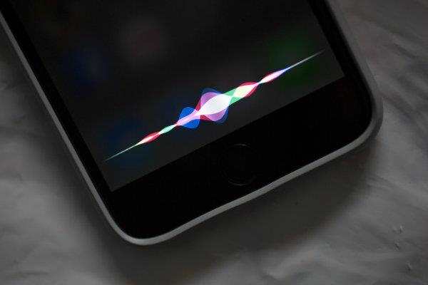 دستیار Siri هوشمندتر در آیفون 8؛ پاسخ اپل به بازار رقابتی