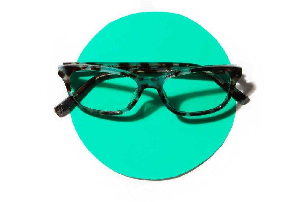 چگونه با توجه به فرم صورت مان مناسب ترین عینک طبی را خریداری کنیم؟