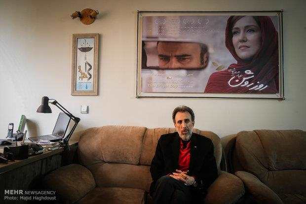 قهرمانی که کتک نمی‌زند و سیلی می‌خورد/ همه آزادیم به قید یک شرط!