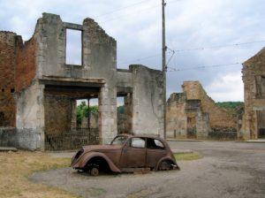 1271755-Car_in_Oradour-sur-Glane4-1000-d0d4c66c35-1484647835