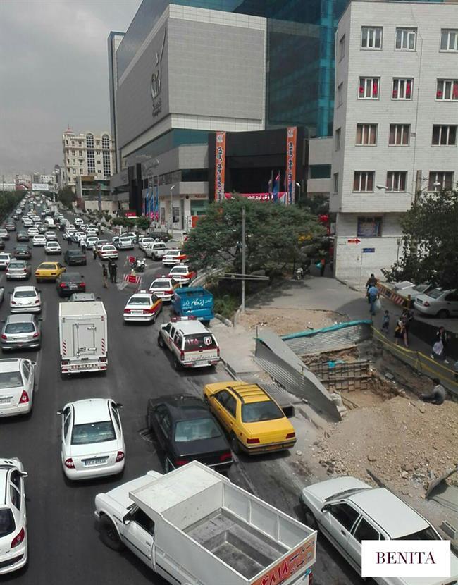ریزش تونل مترو در اطراف مجتمع کوروش