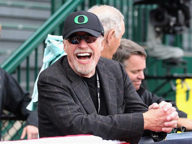 29-phil-knight-w700