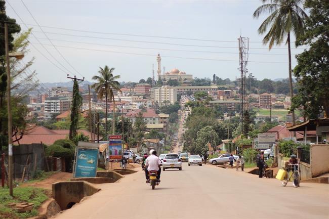 25-uganda--gdp-per-capita-2066-1685