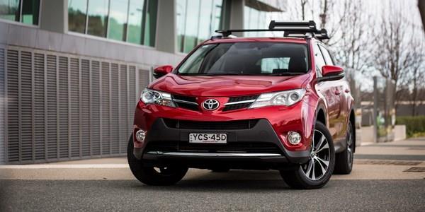 2015-toyota-rav4-review-بررسی-تویوتا-rav4 (5)