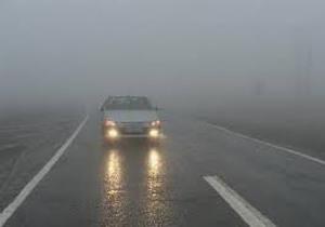 بارش باران و مه گرفتگی در جاده‌های کشور