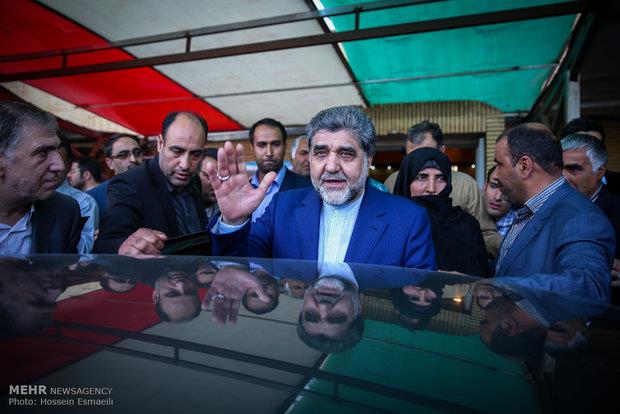 استاندار تهران از ستاد ثبت‌نام انتخابات شوراها بازدید کرد
