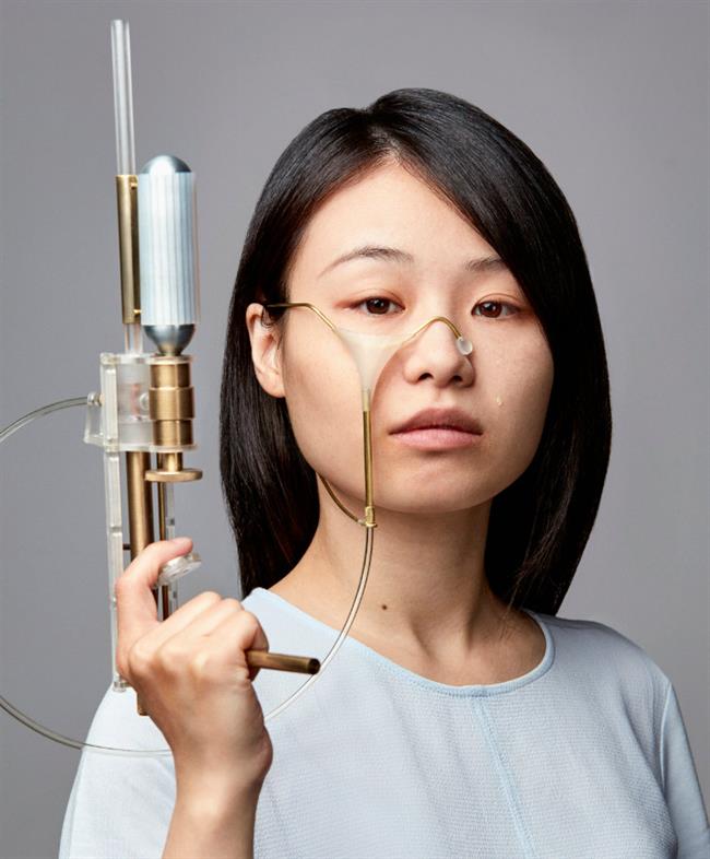 tear-gun-coneptual-product-design-yi-fei-chen-dutch-design-wekk-2016_dezeen_col_1-w750