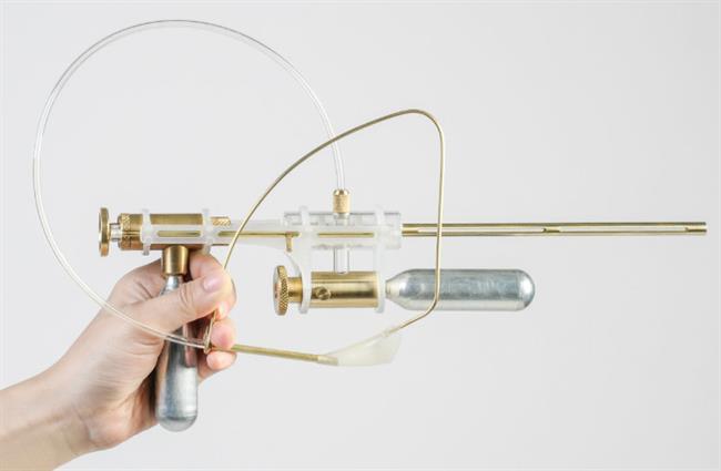 tear-gun-coneptual-product-design-yi-fei-chen-dutch-design-wekk-2016_dezeen_col_0-w750