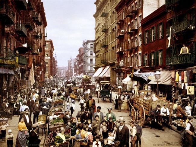 between-1870-and-1915-new-yorks-population-tripled--surging-from-15-million-to-5-million-residents-in-this-1900-photo-italian-immigrants-crowd-the-lower-east-sides-mulberry-street-w700
