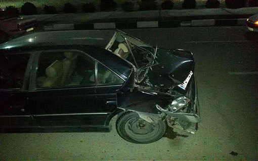 برخورد شدید وانت مزدا با پژو پارس در بزرگراه خاوران/ راننده جوان به شدت مصدوم شد