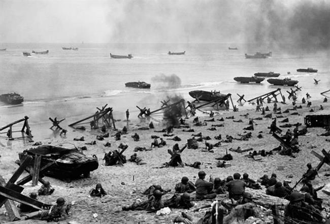 d-day-beach-landing-w700