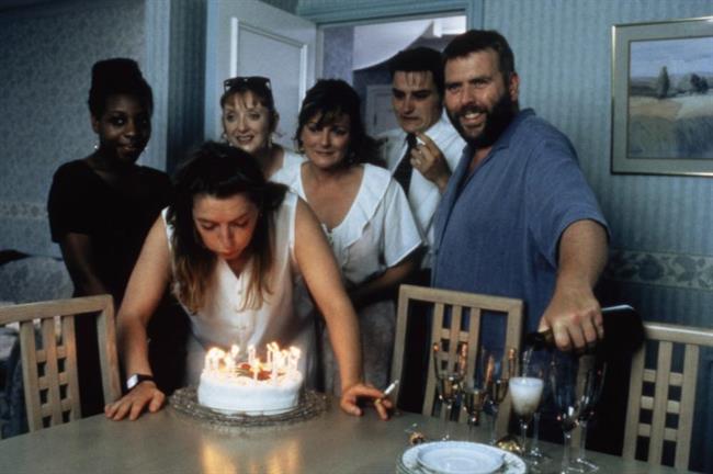 SECRETS & LIES, Claire Rushbrook (blowing out candles), Marianne Jean-Baptiste, Elizabeth Berrington, Brenda Blethyn, Lee Ross, Timothy Spall, 1996, (c) October Films