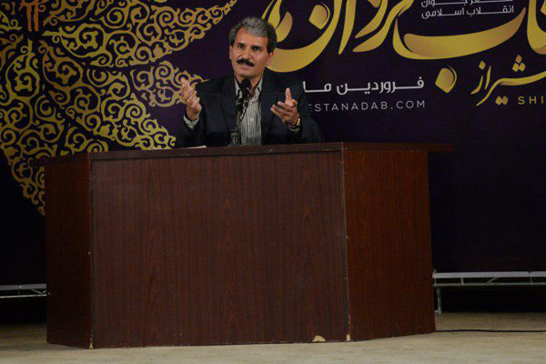 تنها با زیست شاعرانه می‌توان به خلق شعر واقعی نائل شد